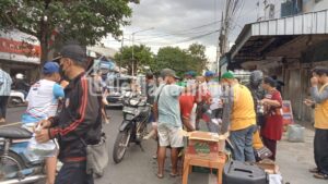 Sinergitas FRB, Bwi1tv dan Alumni SMPN 1Rogojampi, Terwujud Dalam Baksos Pembagian Takjil