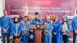 partai demokrat daftarkan bacaleg di kpud banyuwangi