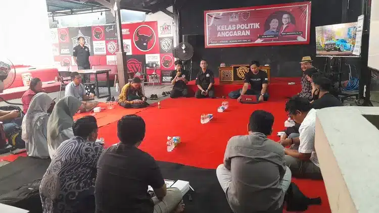 Rumah De Giri - Kelas Politik Anggaran
