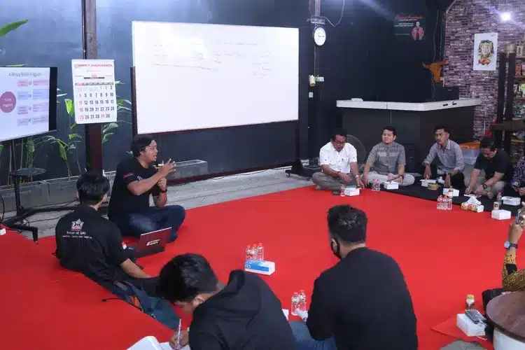 Rumah De Giri - Kelas Politik Anggaran