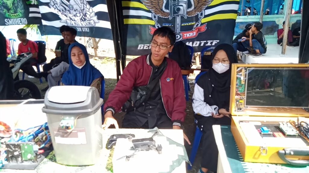 Pameran hasil karya siswa siswi SMK Muhammadiyah 6 Rogojampi dari semua jurusan. Pameran hasil karya siswa siswi SMK Muhammadiyah 6 Rogojampi dari semua jurusan.