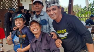 Kent Ali bersama Budayawan Banyuwamgi Resmikan Umyah Osing Panggung