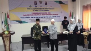 PMM Unair Surabaya, Ajak Murid MAN 3 Banyuwangi Mengenal Bakteri  dan Antibiotik