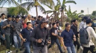 Hindari Gesekan Dengan Massa Penolak, Rocky Gerung Tinggalkan Lokasi