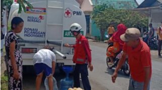 Distribusi Air Bersih untuk Warga Terdampak Kekeringan