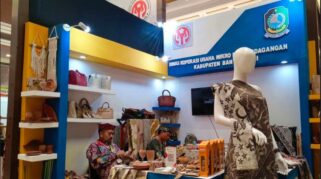 Stand Kejaya handycraft, UMKM Diskop Banyuwangi di Kriyanusa Pameran Kerajinan Nusantara di Jakarta