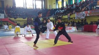 Pesilat Bertanding Dalam Ajang Blambangan Championship