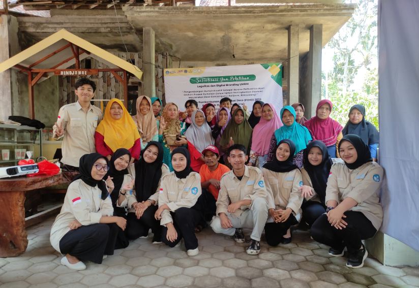 Pelatihan, Pendampingan, dan Transformasi Digital di Gombengsari