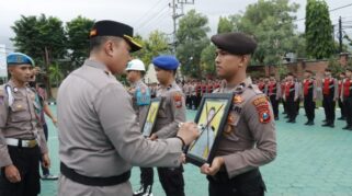 2 polisi banyuwangi di pecat tidak hormat