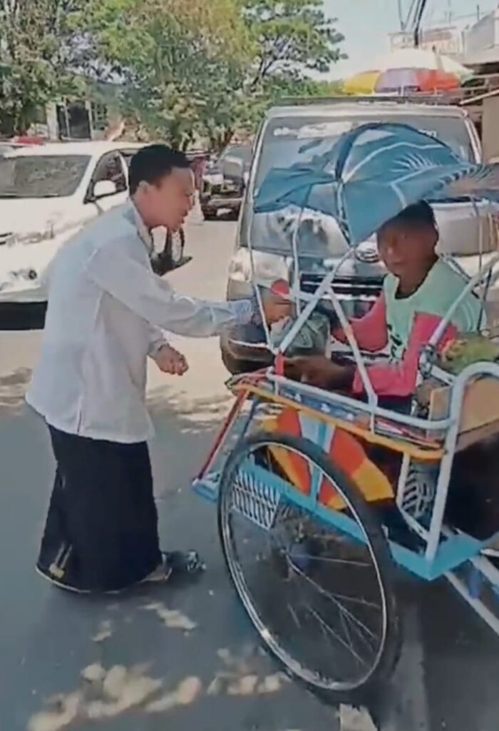 Siswa SMK Muhammadiyah 6 Rogojampi Berbagi (alx/MediaKampungCom)