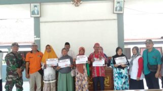 Penyaluran Bantuan Sosial BLT DD di Desa Kebondalem Berjalan Lancar