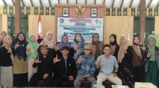 Peserta Olimpiade Literasi KOPIWANGI jenjang SMA/SMK/MA berfoto bersama