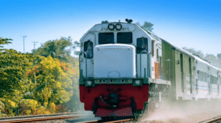 Kereta api melintas di jalur Banyuwangi-Surabaya.