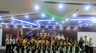 Foto memperlihatkan suasana pelantikan pengurus baru PR IPM SMK Models. Tampak para pengurus baru sedang dilantik di hadapan para undangan.