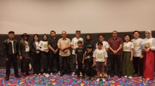 Dandim Banyuwangi hadir di gala premier film Rindu yang Bertepi.