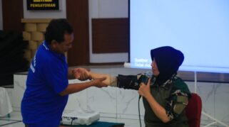 Warga binaan mengikuti pelatihan terapi tradisional.