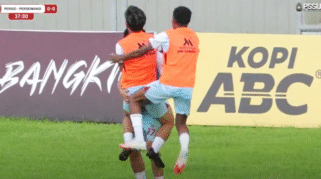 M. Alvian merayakan gol ke gawang Persid Jember di Liga 4 Jatim