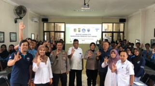 Siswa SMP Negeri 1 Giri mengikuti pelatihan jurnalistik