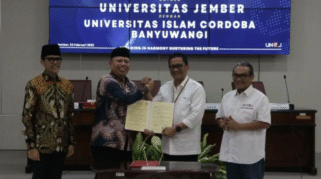 Rektor Universitas Jember dan Rektor Universitas Islam Cordoba menandatangani nota kesepahaman.