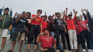 Suporter penyandang disabilitas di Stadion Diponegoro