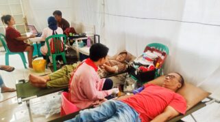 Klinik KDS Gandeng PMI Banyuwangi Gelar Donor Darah Triwulan