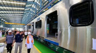 Bupati Banyuwangi, Ipuk Fiestiandani Kunjungi Pabrik Kereta INKA Ketapang