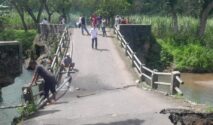 Kondisi Jembatan Sungai Lembu Ambles