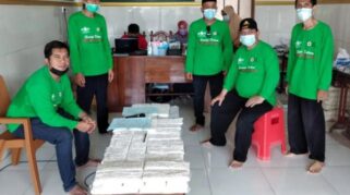 Relawan PMI Jember dari Ormas NU