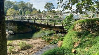 jembatan sementara untuk roda dua telah rampung dibangun