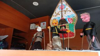 Satbinmas Polresta Banyuwangi Kenalkan Nilai Kamtibmas ke Anak Usia Dini Lewat Wayang Golek