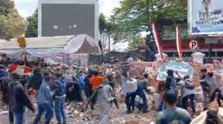 Demo Kabupaten Pati, Riuh di tengah kerumunan massa