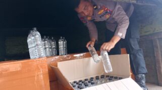 Polresta Banyuwangi Gagalkan Penyelundupan Ribuan Botol Arak Bali Ilegal
