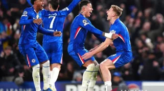 Pemain Chelsea merayakan gol ke gawang Barcelona di Liga Champions