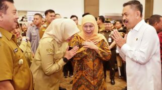 Bupati Banyuwangi Ipuk Fiestiandani menandatangani PKS pidana kerja sosial