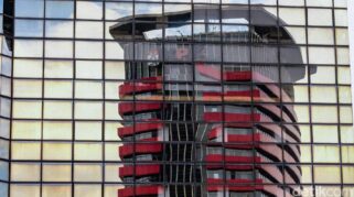 Gedung KPK terkait penghentian penyidikan kasus tambang Konawe Utara