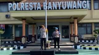 Kapolresta Banyuwangi memimpin apel di Mapolresta