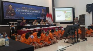 Kapolresta Banyuwangi menyampaikan rilis akhir tahun 2025