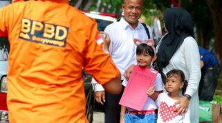 Keluarga mendampingi pengangkatan PPPK Paruh Waktu Banyuwangi