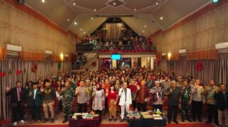 Bupati Ipuk menghadiri perayaan Natal di GBI Filadelfia Rogojampi