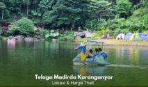Telaga Madirda Karanganyar dengan latar Gunung Lawu
