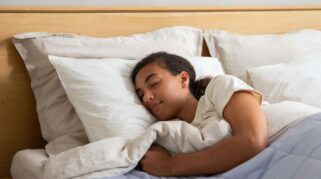 Ilustrasi nyeri dada akibat GERD dan gangguan jantung