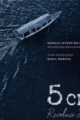 Teaser poster film 5cm Revolusi Hati dengan latar laut biru