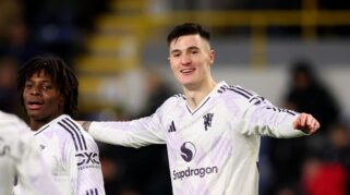 Benjamin Sesko Manchester United cetak brace ke gawang Burnley