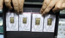 Harga emas Antam hari ini turun