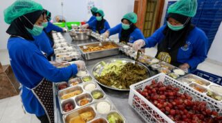 Distribusi paket MBG Ramadhan 2026 oleh Badan Gizi Nasional