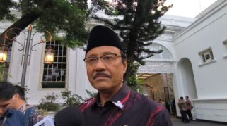 Menteri Sosial Saifullah Yusuf dalam rapat DPR membahas BPJS PBI