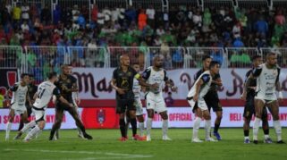 Duel Malut United vs Persija Jakarta di Stadion Gelora Kie Raha