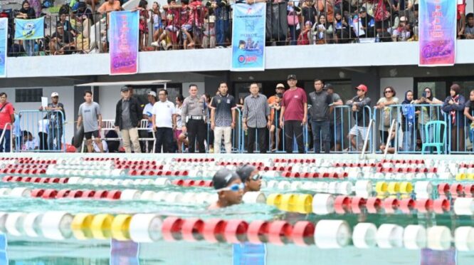 Ratusan atlet pelajar bertanding dalam BASS 2026 di Kolam Renang GOR Tawangalun Banyuwangi