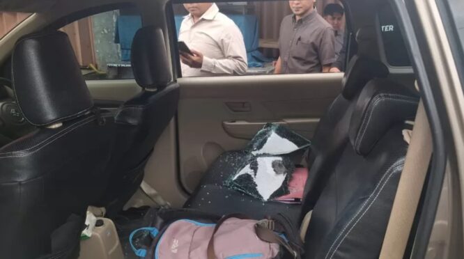 Kaca mobil pecah akibat pencurian di Genteng Banyuwangi