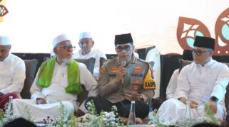 Kapolresta Banyuwangi menghadiri haul ke-14 KH Achmad Musayyidi di Ponpes Mabadiul Ihsan Tegalsari